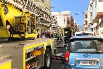  Evacuada por la ventana de su casa en Telde (Foto TA)